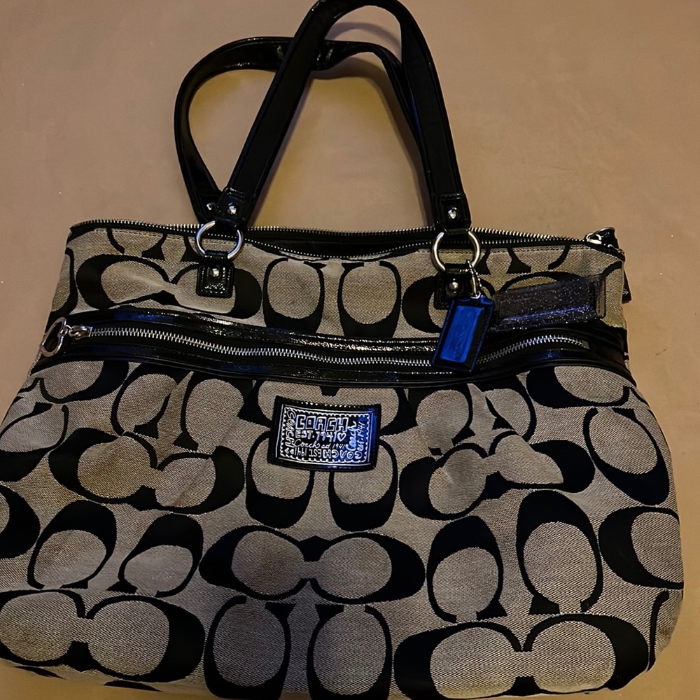 Coach shoulder bag.